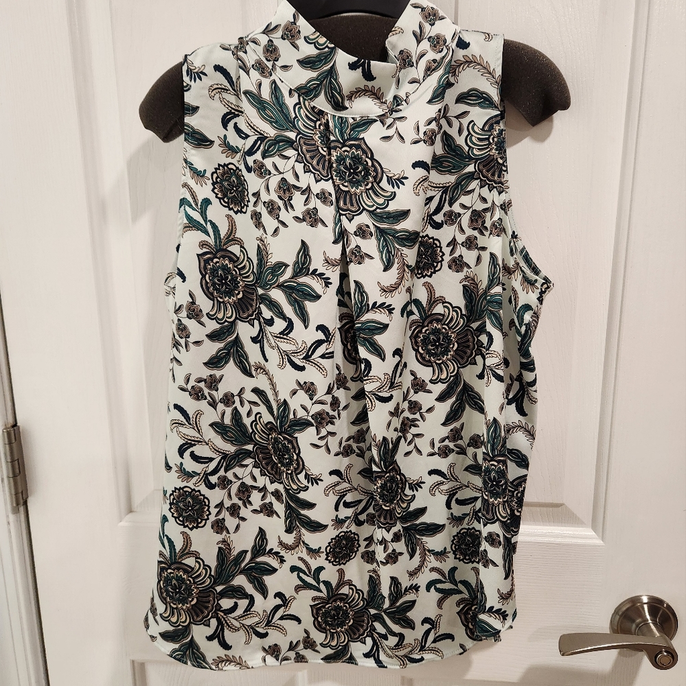 Ann Taylor sleeveless blouse size medium